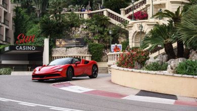 Photo of Ferrari SF90, a Charles Leclerc vozi se ulicama Monaka