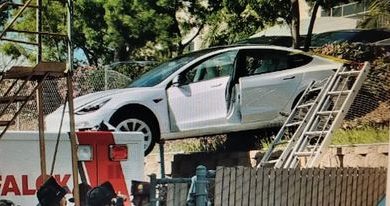 Photo of Tesla Model 3 sleće na vozilo hitne pomoći